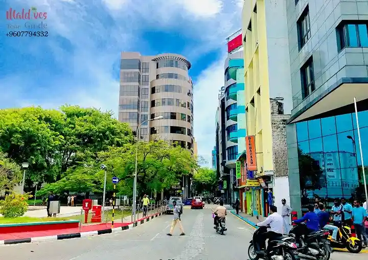 maldives shopping street