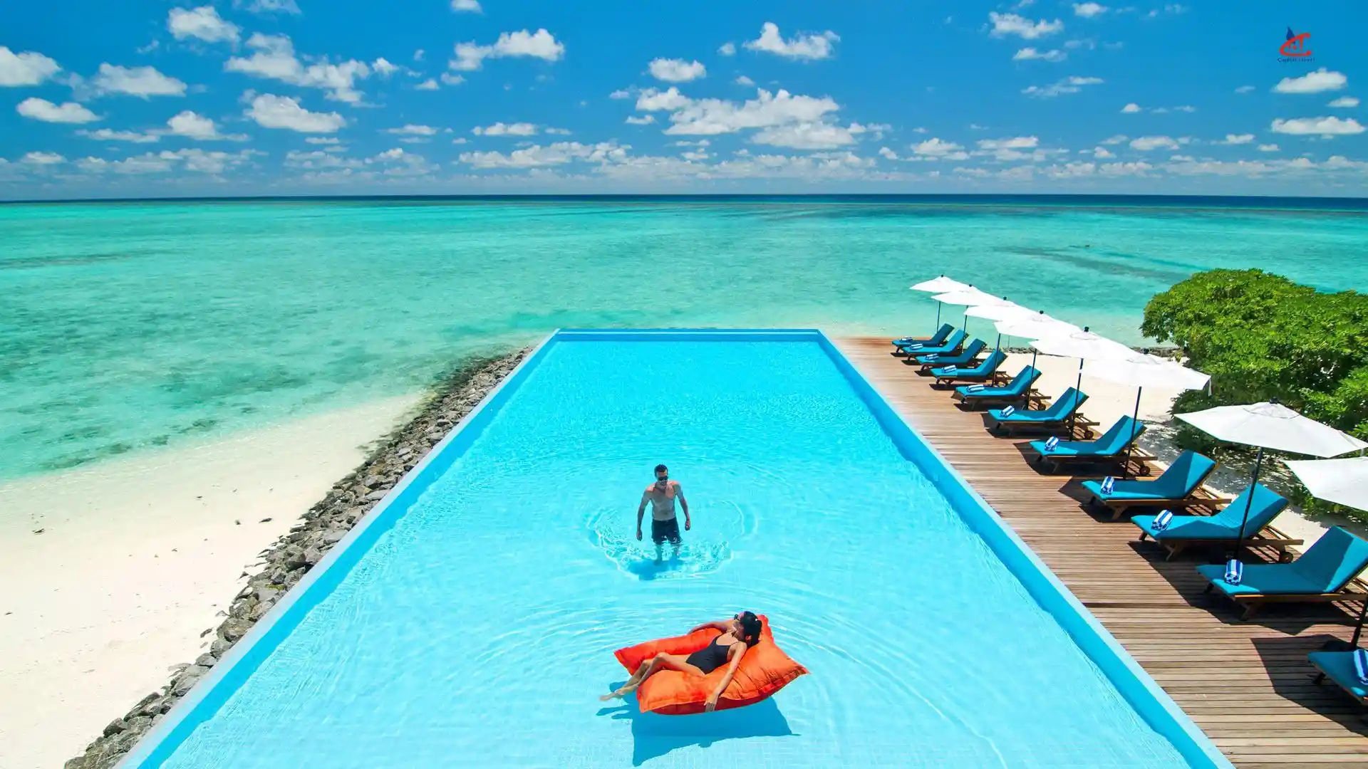 Adults-only infinity pool in Maldives