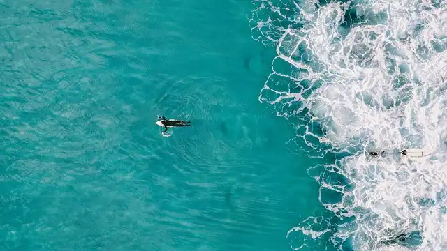 maldives surfing islands