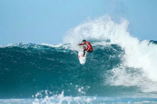 maldives surfing Wave Beacons