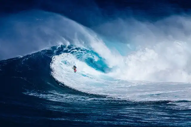 maldives surfing Wave Jailbreaks