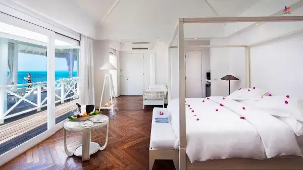 Diamonds Thudufushi Maldives Resort and SPA Water Villa