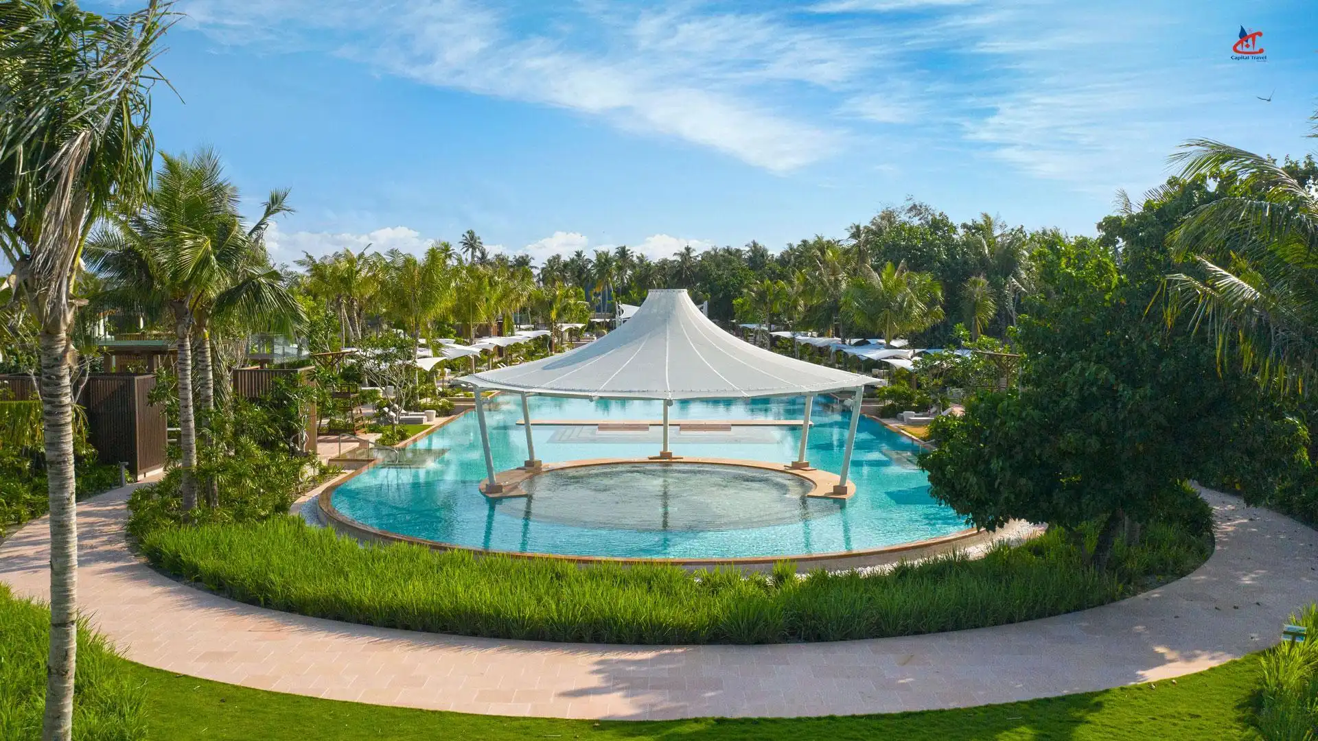 Kuda Villingili Resort Maldives Pool