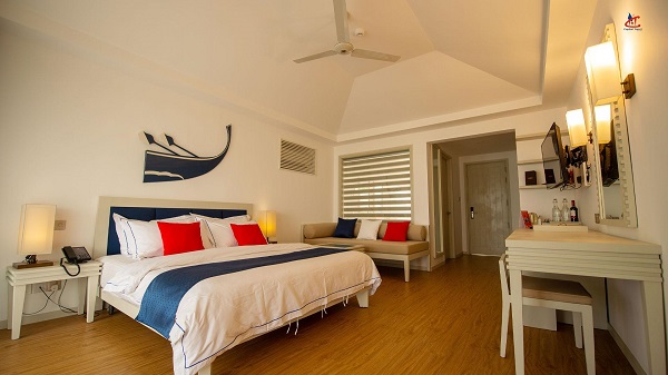 paradise island resort beach pool room