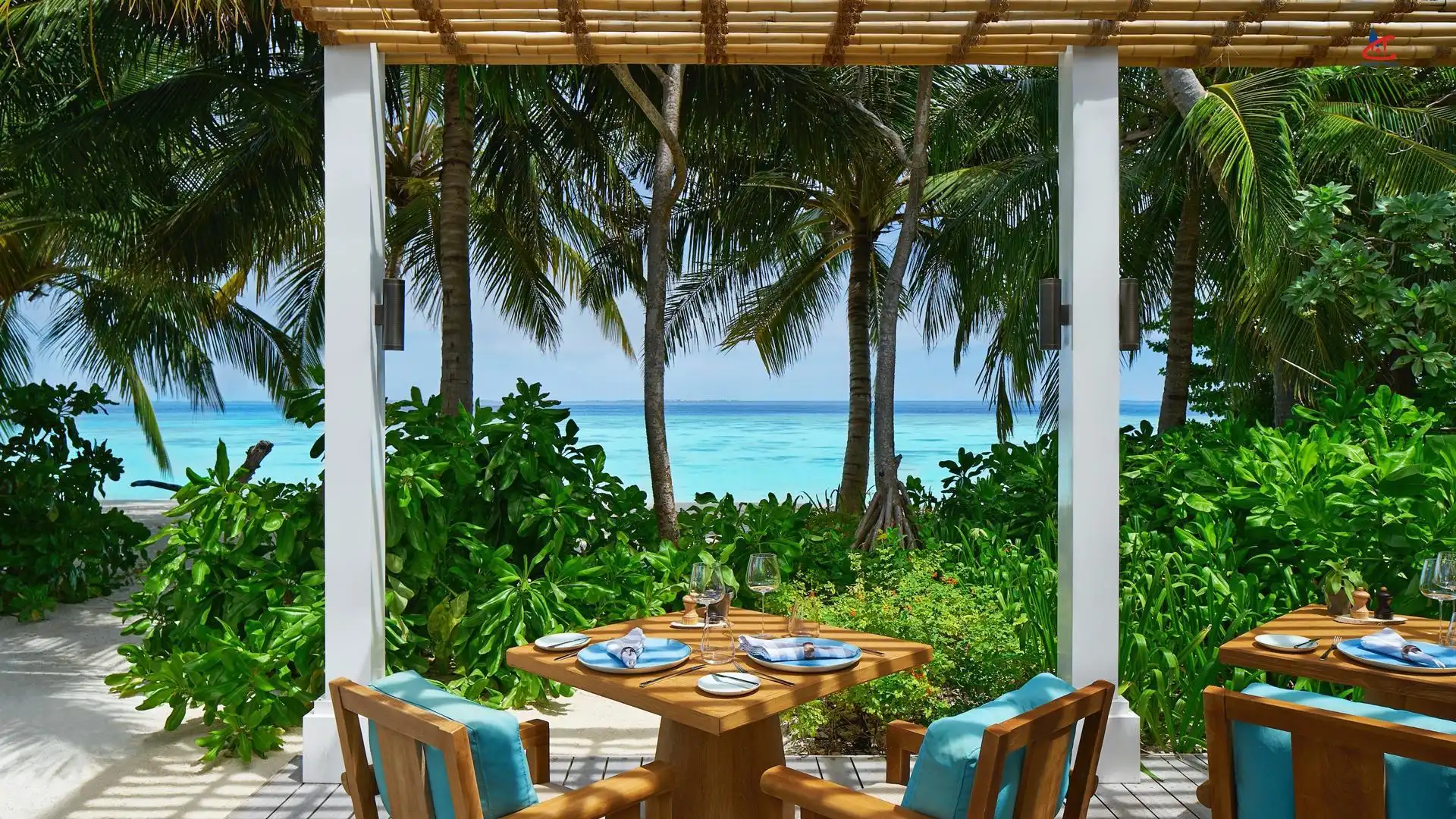 Raffles Maldives Meradhoo Resort Dinning