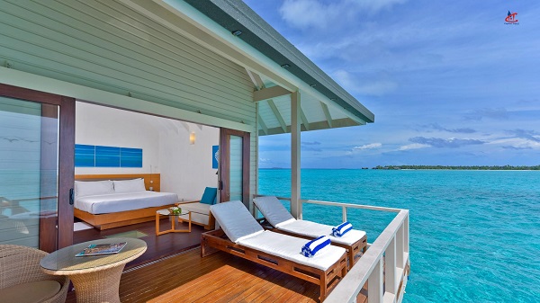 summer island maldives water room