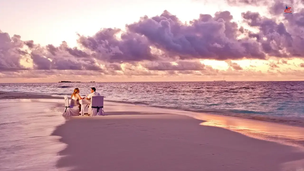Banyan Tree Vabbinfaru Maldives Island Resort Dinner