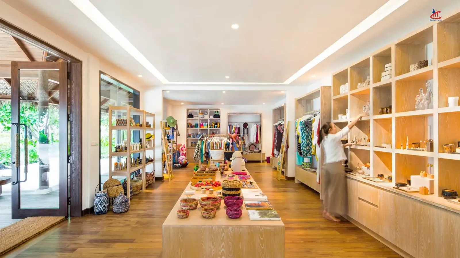 COMO Maalifushi Island Resort Maldives shop