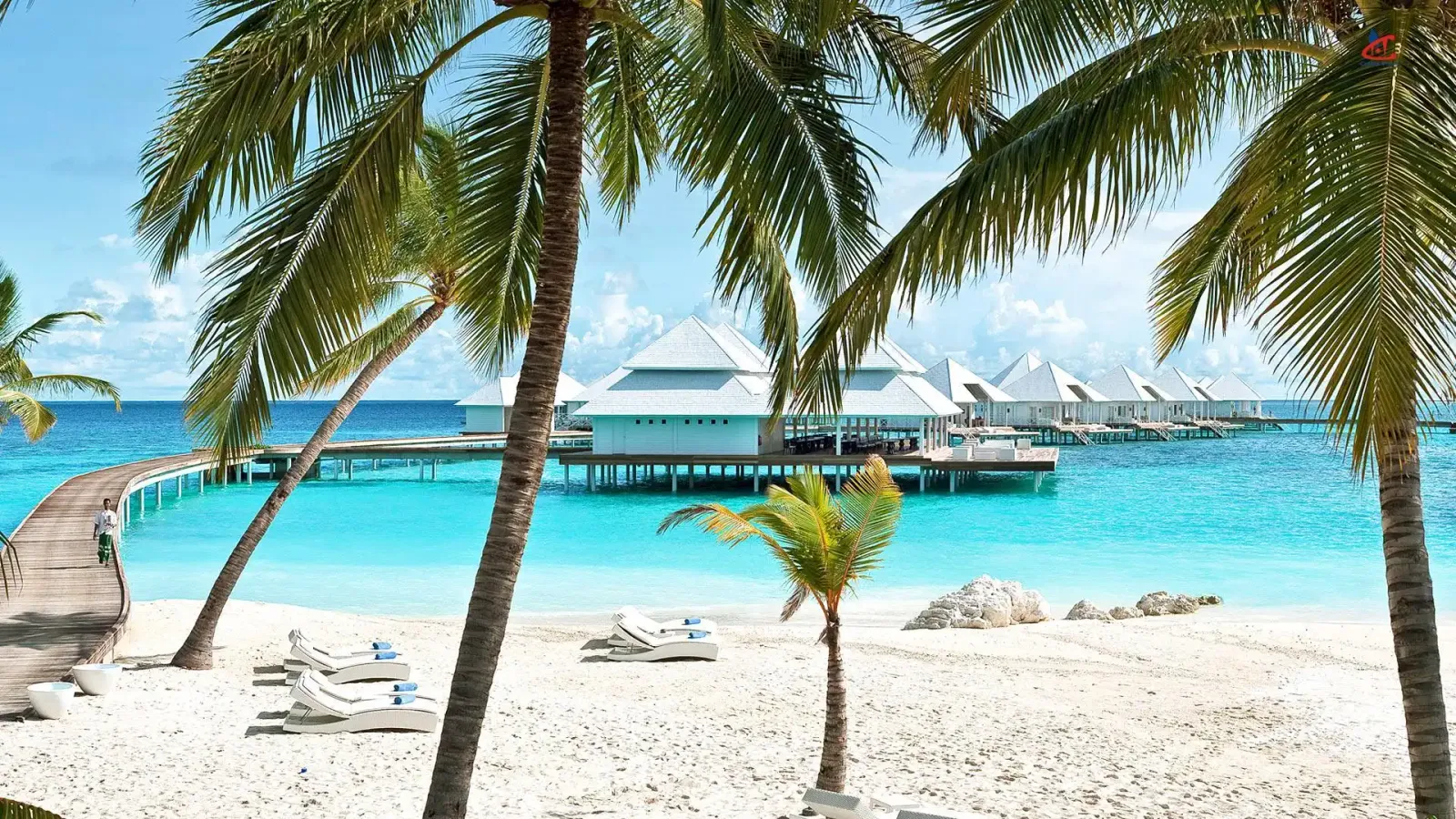 Diamonds Thudufushi Maldives Resort
