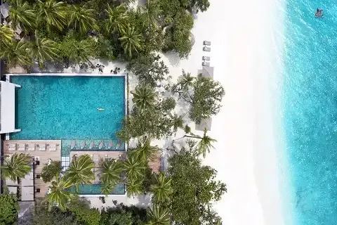 Vakkaru Maldives pool Baa Atoll