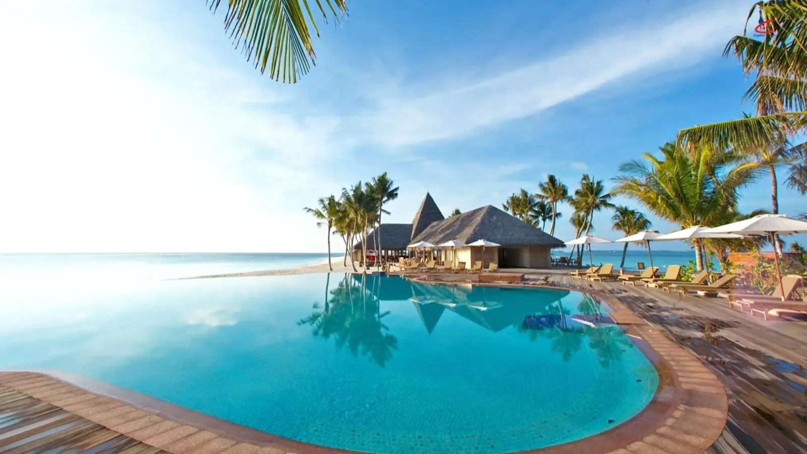 Veligandu Island Resort and Spa Pool