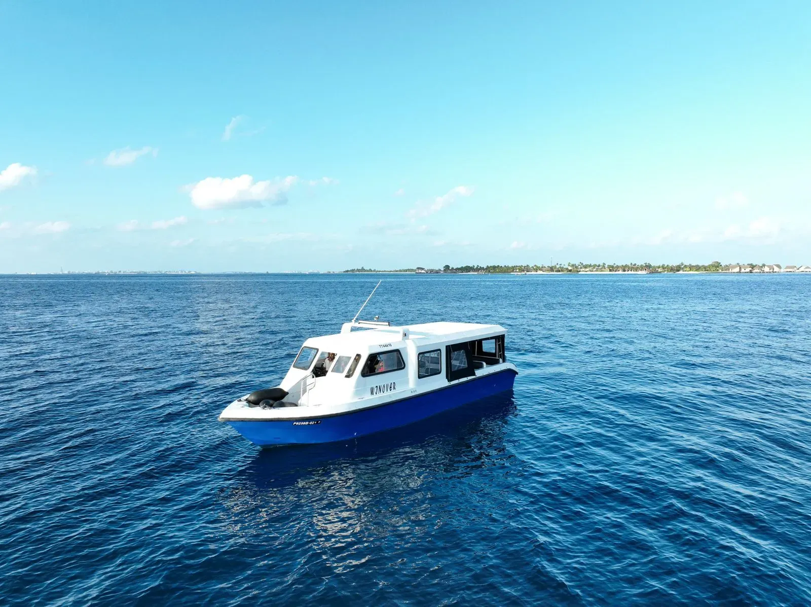Speedboat transfer to The Ritz-Carlton Maldives, Fari Islands